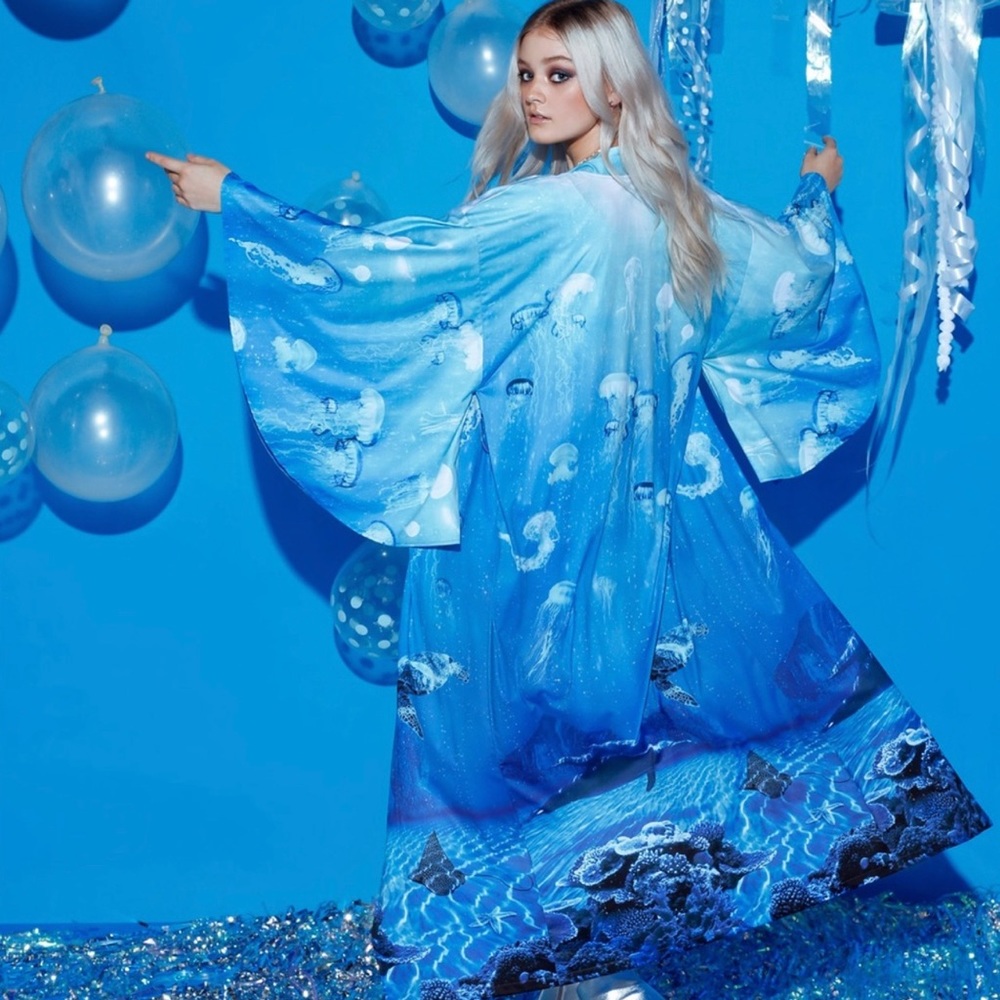 BlackMilk kimono you ready for this jelly swan kimono